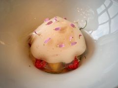 水蜜桃慕斯伴乳酪及红桑子-Caprice(香港四季酒店)