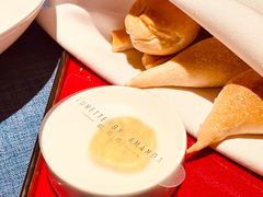 餐前面包-弦月窗LUNETTE BY AMANDA(复兴路店)