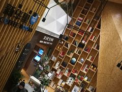 -新华里咖啡书吧(新华书店小寨店)