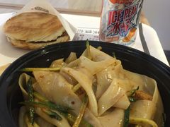 -荀记肉夹馍(三八家乐福店)