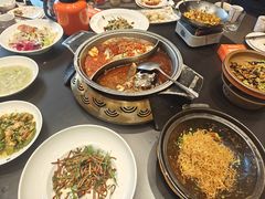-阿瓦山寨·湘菜现炒·剁椒鱼头王(咸阳总店)