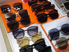 -美式眼镜·授权蔡司.依视路.尼康.豪雅.明月(人民广场店)