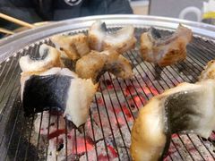 -围炉肉舍•炭烤活鳗•丹东海鲜烤肉(步行街店)