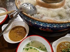 -毛辣果·贵州红酸汤牛肉火锅(西单店)