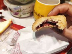 鲜花饼-潘祥记鲜花饼(昆明长水国际机场店)