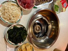 艳红酸辣三拼锅-陈艳红火锅菜·冒菜(簋街店)