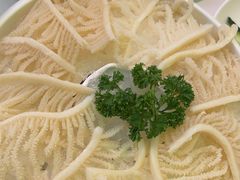 -洪氏嗨捞·广东猪肚鸡·椰子鸡火锅(西咸万象城店)