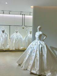 -城市花园婚纱摄影