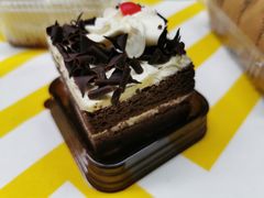 黑森林蛋糕-红宝石·鲜奶小方·海派西点房(南丹店)