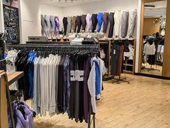 -lululemon(上海浦东IFC店)