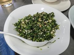 凉拌马兰头-沪依小酒馆心意菜
