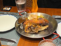 自酿啤酒脆皮烤猪肘-Ambra Haus琥珀屋精酿餐厅(宝山店)