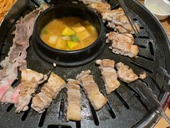 -江南猪肉商会无限续吃(弘大店)
