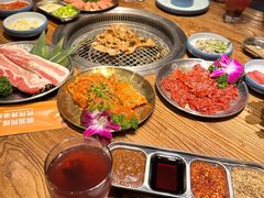 -明洞阿姨·韩式酱蟹烤肉·创意料理(三元桥店)