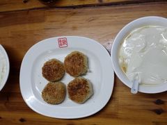 小黄桥烧饼，豆腐花-聚香斋(东关街店)