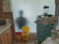 -上海仁爱医院口腔科 · 种植