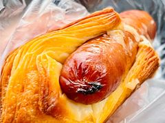 香肠面包-Dough&Joe团憩(瑞虹天地月亮湾店)