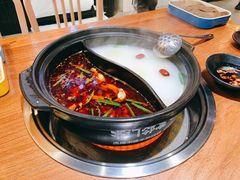 美蛙牛油骨汤锅底-串门邻居串串火锅(云南南路店)