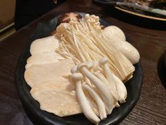 -山川小町·极番烧肉(新地假日广场店)