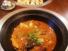 -万里闯关东铁锅炖菜馆(高新旗舰店)