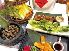 -刘姐啤酒鱼民族演艺餐厅(西街总店)
