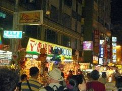 -六合夜市