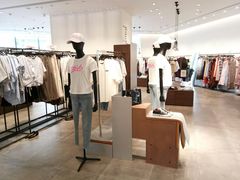 -URBAN REVIVO(上海中庚漫游城店)