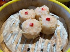 鲜虾流心烧麦-蝴蝶里·粤菜·点心(滨江龙湖店)