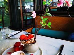 杨梅鳕鱼球-柳莺湖上·湖景餐厅·江南菜(西湖店)