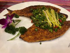 -香巴拉云南餐厅(华莱坞店)