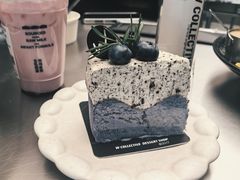 -W COLLECTIVE  DESSERT SHOP