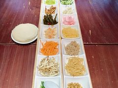 自助取餐区-怪噜范·老贵阳街头名小吃(鸿通城店)