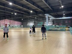 -极限PLAY运动娱乐新世界·团建派对表演休闲馆·室内高空游乐园
