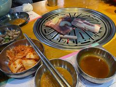-老炉家木炭烤肉(长江国际店)