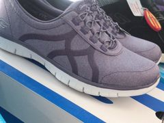 -SKECHERS 斯凯奇(上海国际时尚中心店)