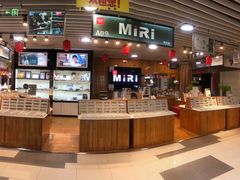 -MiRi眼镜连锁·蔡司·尼康控优点合作店(莘庄店)