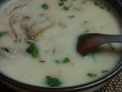 看似平静的羊肉汤-虢国羊肉汤馆(政二街店)