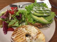 牛油果鸡肉贝果-VESH COFFEE(定西路店)