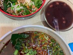 -爆炸头阿姨小四川正宗川味小吃(无任何分店)