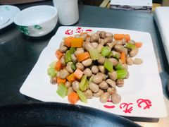 -屯老二农家铁锅炖·行业领军者(梅江店)