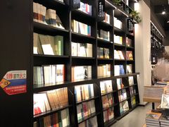 -吾悦广场(南京鼓楼店)