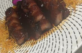 Golden Thread Black Barbecue Pork