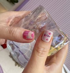 -孔雀手美甲美睫护理