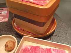 -牛YO寿喜烧·铁板烧和牛火锅自助(市府恒隆店)