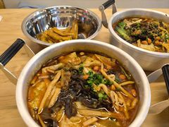 -丽丽三鲜螺蛳粉(田林路店)