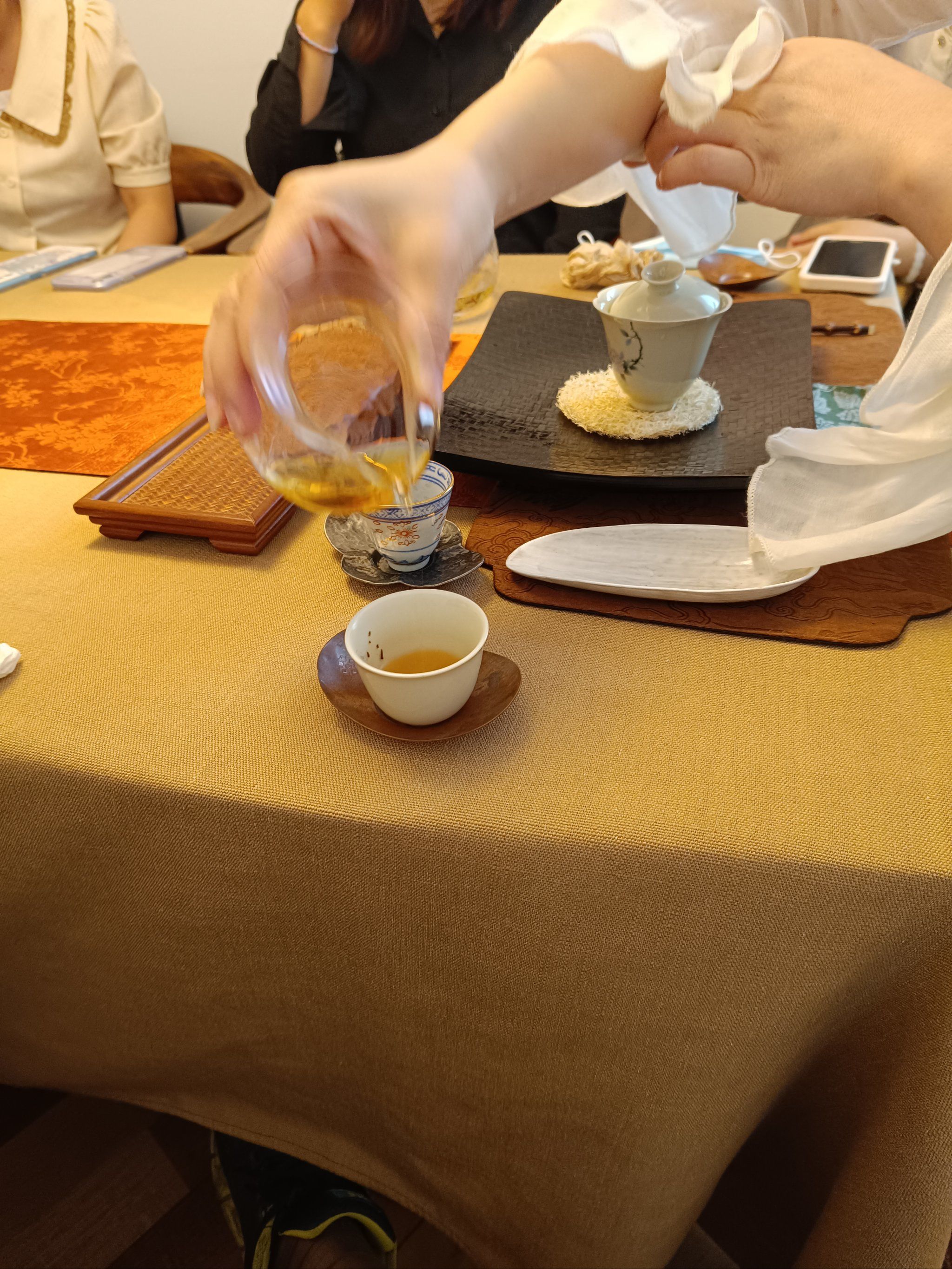 感觉这个茶社很大.服务方面也做得很好