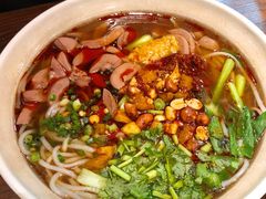 -爆炸头阿姨小四川正宗川味小吃(无任何分店)