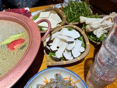 -民食香·腊排骨野生菌美食(木府店)