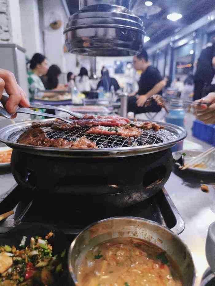 小马扎大排档小核桃碳烤肉造纸厂总店