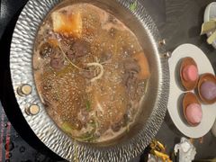 -牛YO寿喜烧·铁板烧和牛火锅自助(市府恒隆店)